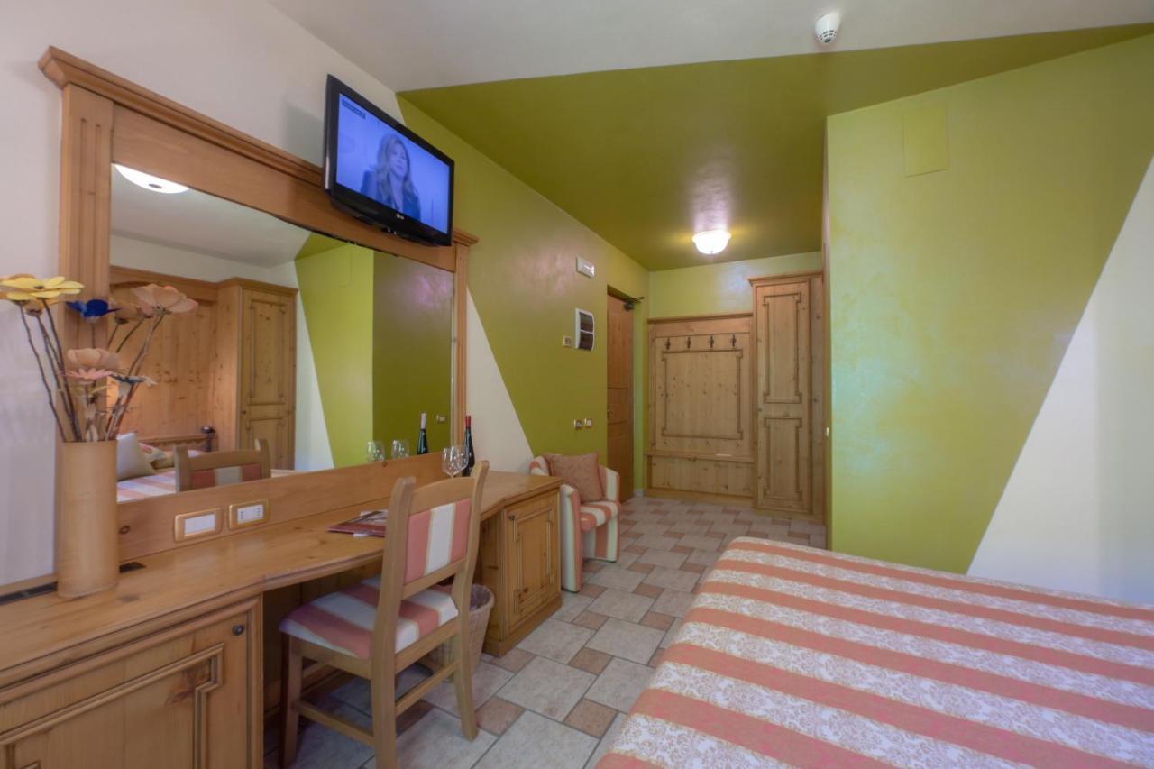 Hotel Lo Fleye Сен-Пиер Екстериор снимка