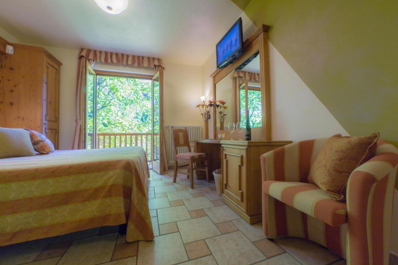 Hotel Lo Fleye Сен-Пиер Екстериор снимка
