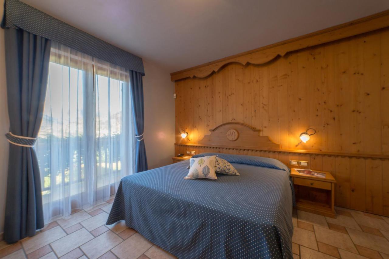 Hotel Lo Fleye Сен-Пиер Екстериор снимка